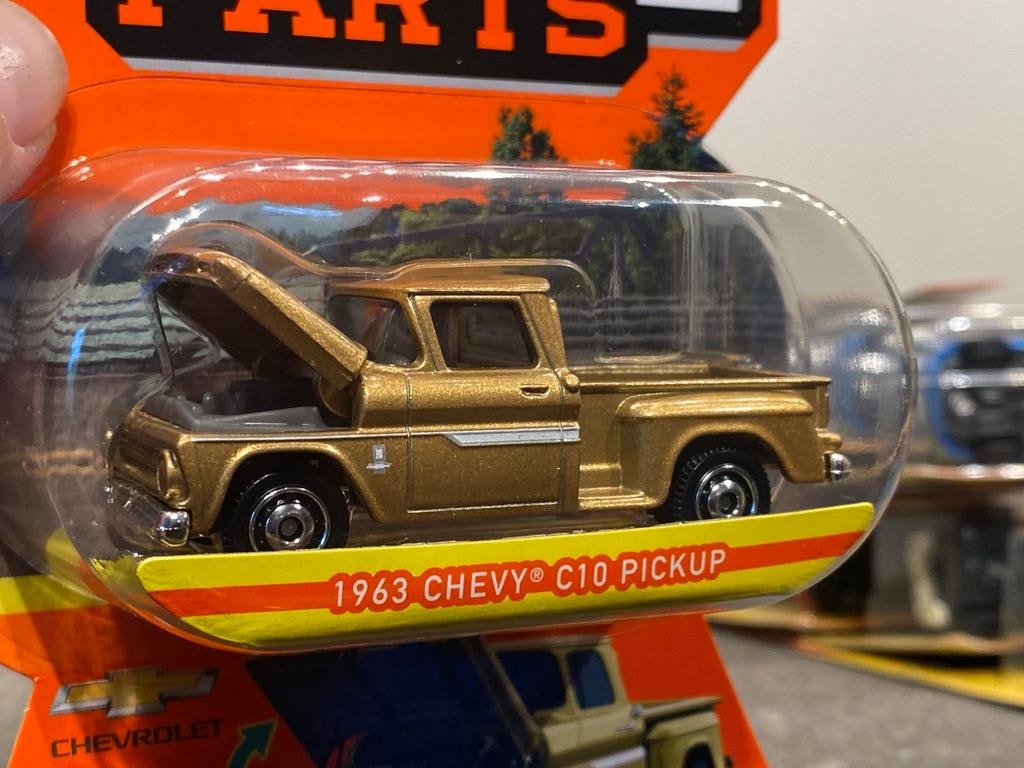 Skala 1/64 Matchbox "Moving Parts": Chevy C10 Pickup 63'