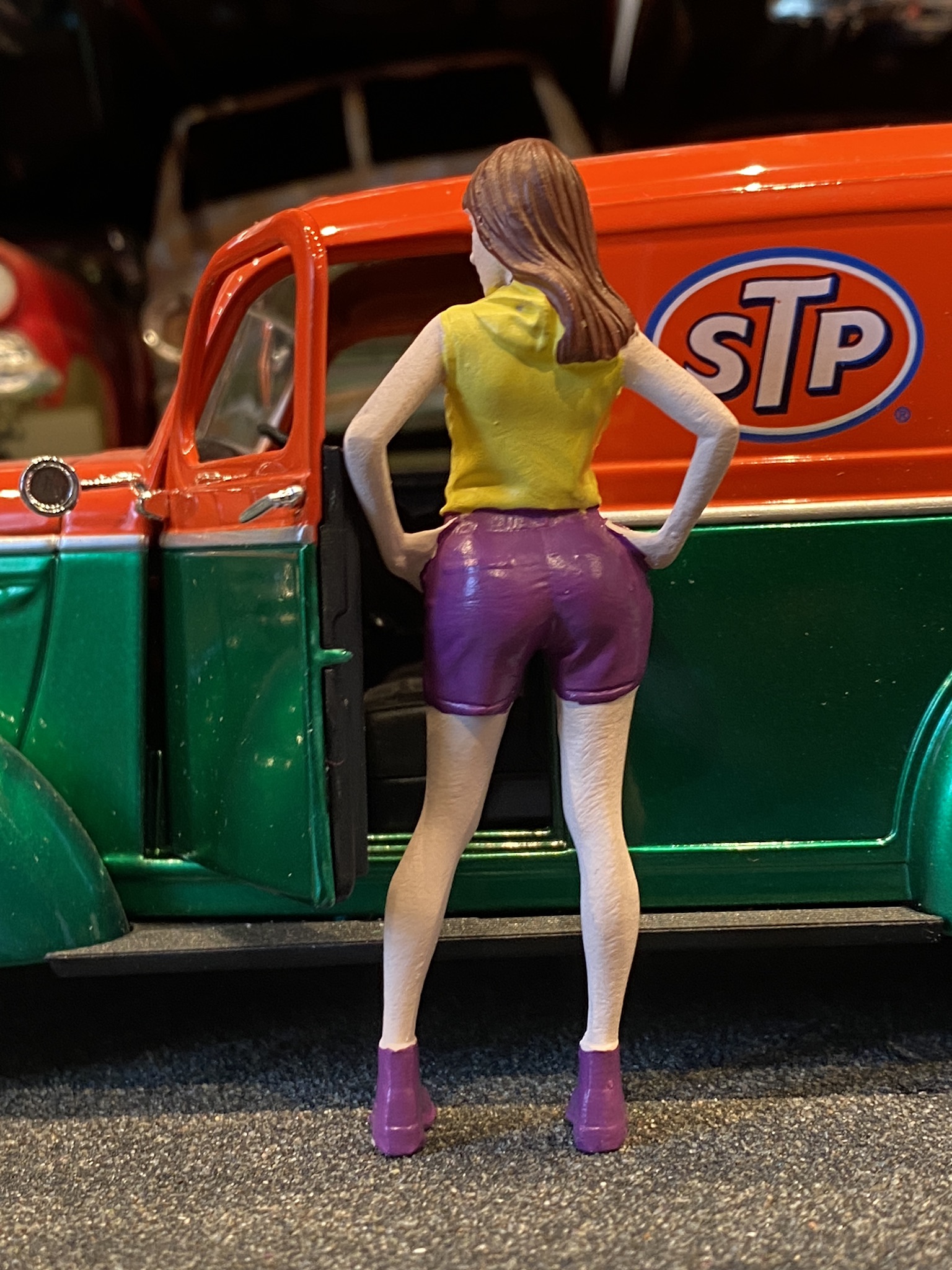Skala 1/24 Cara tog en sväng med Chevroleten - American Diorama