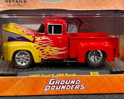 Skala 1/64 Ford F-100 Truck 56' med flames fr M2 Machines "Ground Pounders"