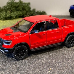 Skala 1/43 (1/46) RAM 1500 2019' Red fr Kinsmart