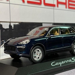 Skala 1/43 Exklusiv modellbil: Porsche Cayenne S fr Minichamps