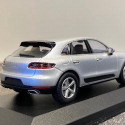 Skala 1/43 Exklusiv modellbil: Porsche Macan fr Minichamps