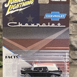 Skala 1/64 Elegant Chevrolet Hearse 57' Begravningsbil f Johnny Lightning