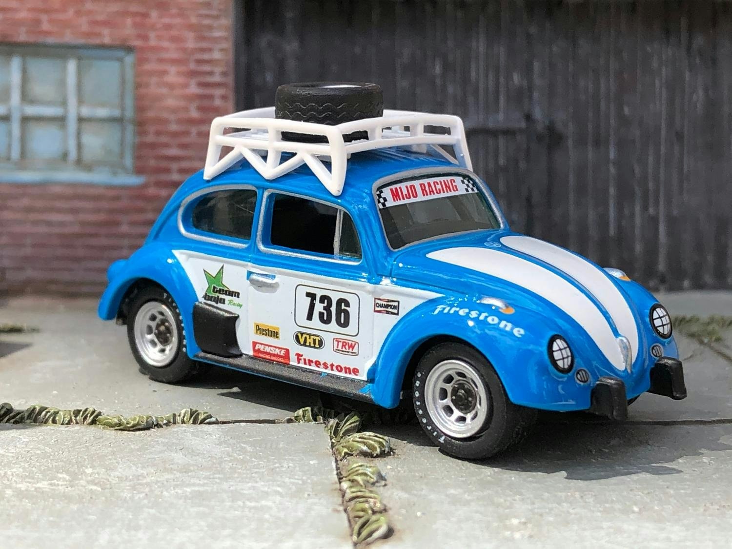 Skala 1/64 Volkswagen Beetle 70' Rally #736 m takräcke från Johnny Lightning