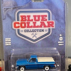 Skala 1/64 Chevrolet C20 Custom Deluxe 81' "Blue Collar" från Greenlight