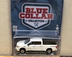 Skala 1/64 Nissan Titan XD Pro4X 19' "Blue Collar" från Greenlight