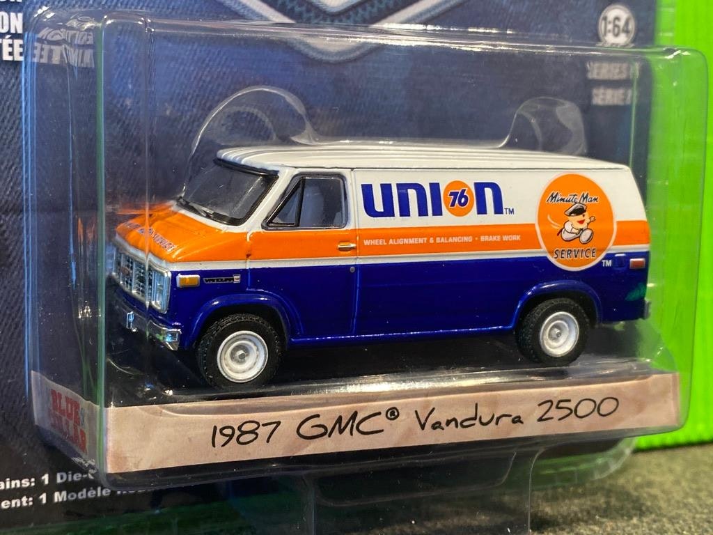 Skala 1/64 GMC Vandura 2500 87' "UNION" "Blue Collar" från Greenlight