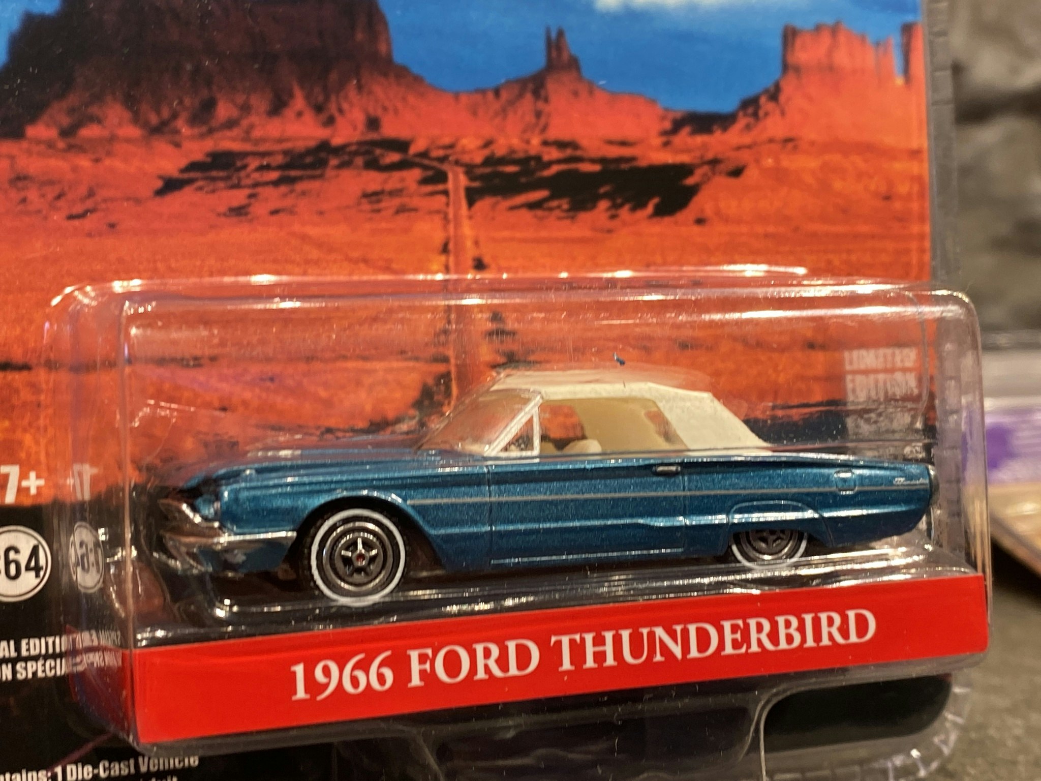 Skala 1/64 Ford Thunderbird 66' "Thelma & Louise" fr Greenlight