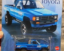 Skala 1/64 Hot Wheels PREMIUM - Toyota: Toyota Pickup truck 87'