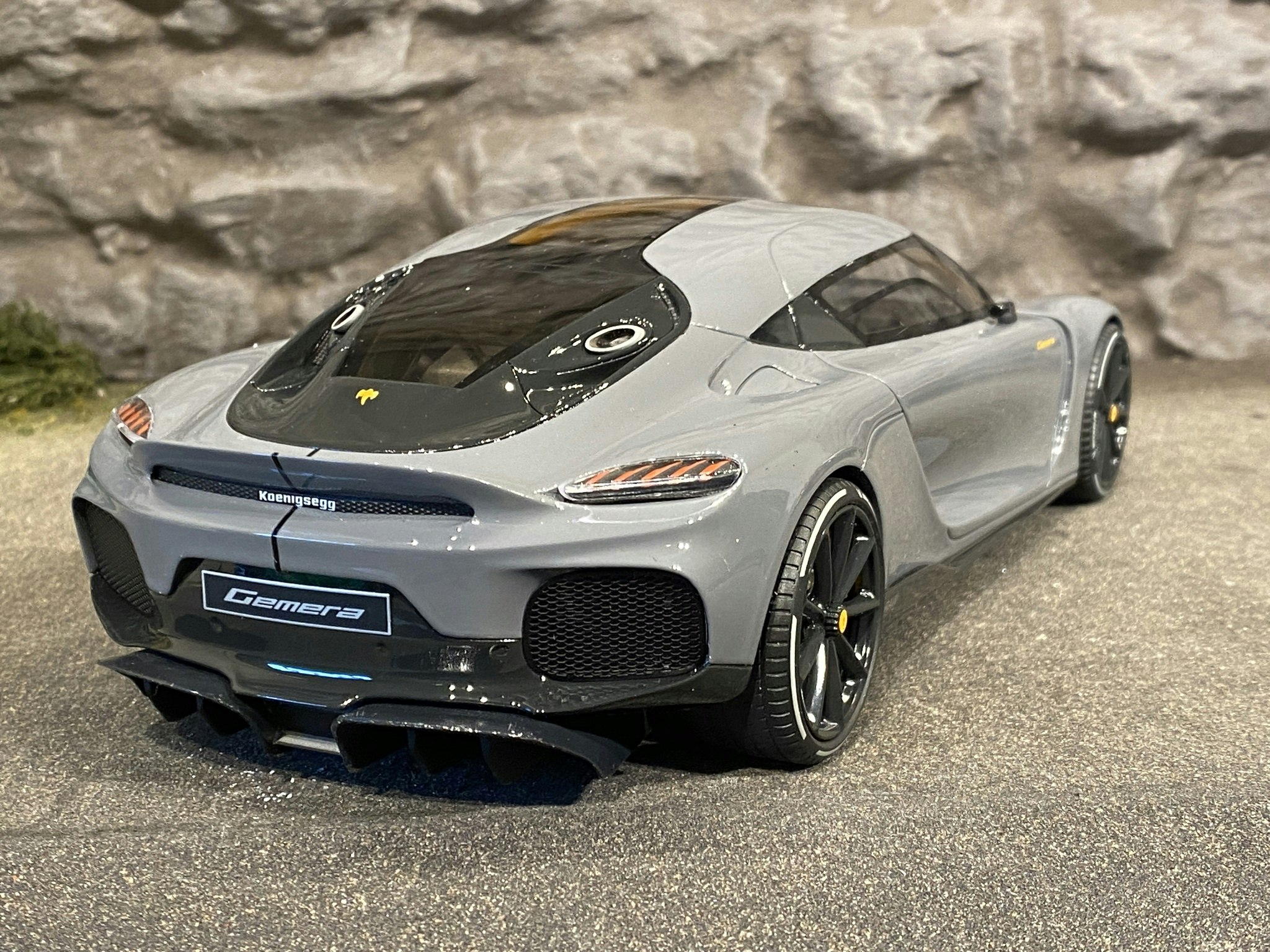 Skala 1/18 Koenigsegg Gemera 2021' Resin series, Lim ed. 1500 ex fr GT Spirit