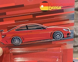 Skala 1/64 Hot Wheels PREMIUM Deutschland Design: Mercedes Benz c63 AMG bs röd