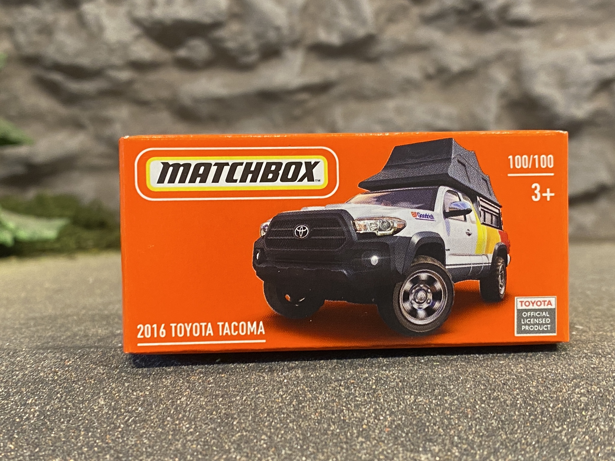 Skala 1/64 Matchbox -  Toyota Tacoma 16'
