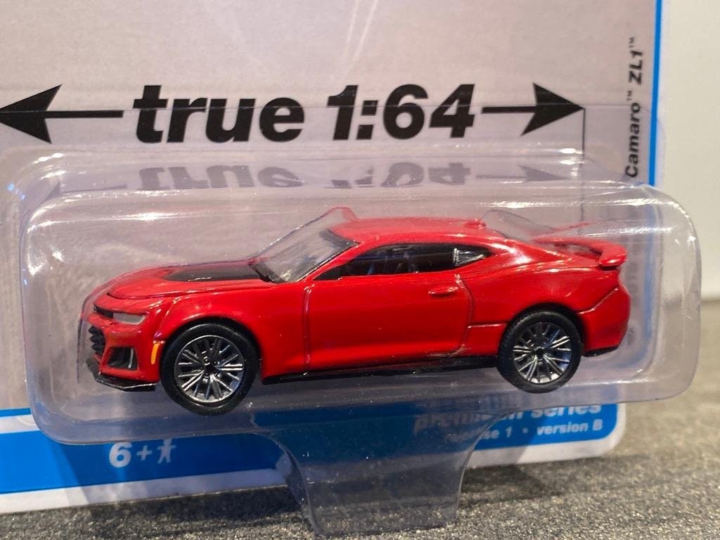 Skala 1/64 Chevy Camaro ZL1 18' fr AUTO WORLD Lim.Ed. Rel.1 Ver B