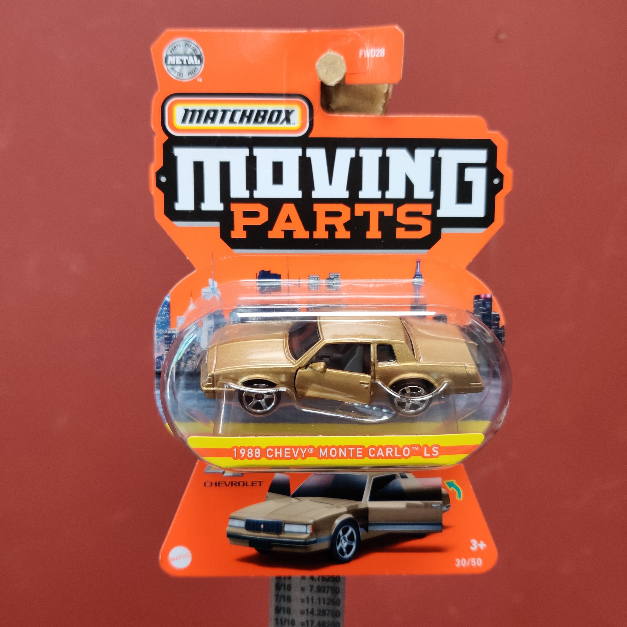 Skala 1/64 Chevy Monte Carlo LS 88' "Moving parts" från Matchbox