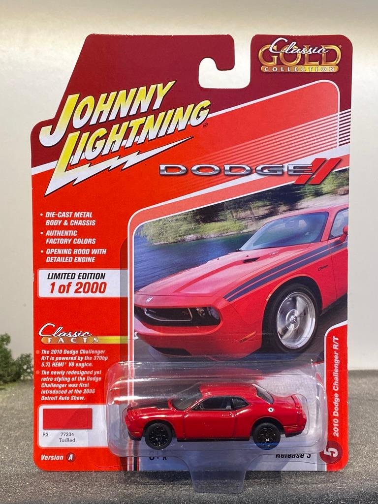 Skala 1/64 Dodge Challenger R/T 2010' fr Johnny Lightning