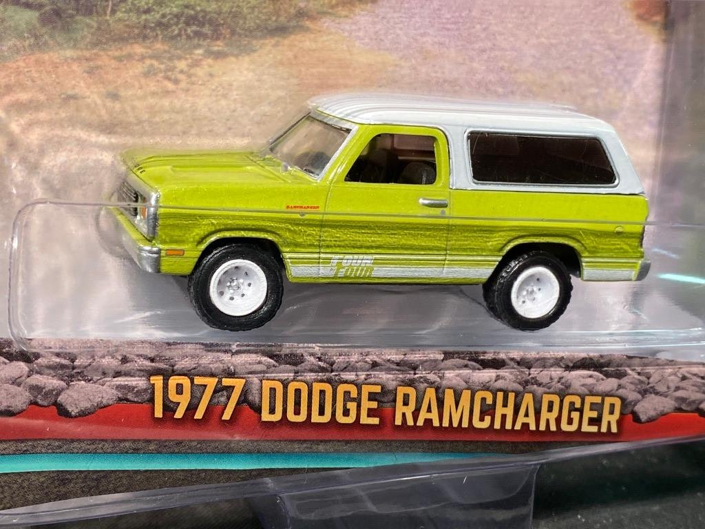 Skala 1/64 Dodge Ramcharger 77' "All-Terrain" från Greenlight