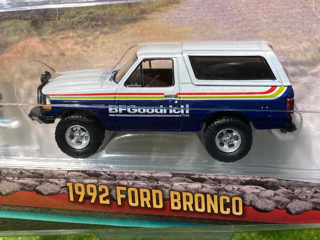 Skala 1/64 Ford Bronco 92' BF Goodrich "All-Terrain" från Greenlight