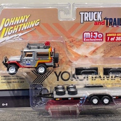 Skala 1/64 Toyota Land Cruiser 80' m öppen trailer fr Johnny Lightning MiJo excl