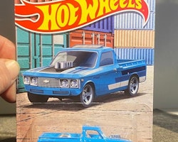Skala 1/64, Hot Wheels: Custom Chevy Luv 72'