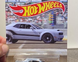 Skala 1/64 Hot Wheels 1/4 Mile: Dodge Challenger SRT Demon 18'