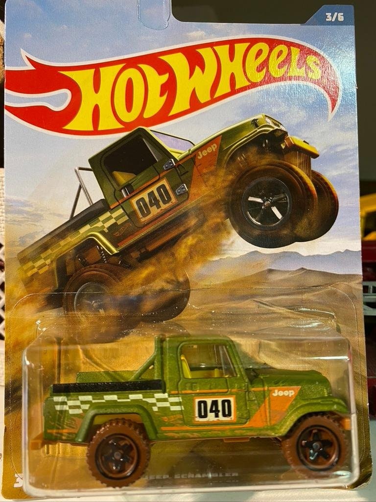 Skala 1/64 Hot Wheels: Cool JEEP SCRAMBLER Offroad-fordon härligt nedsmutsat :-)