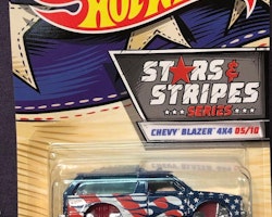Skala 1/64 Hot Wheels Stars & Stripes: Chevy Blazer 4x4