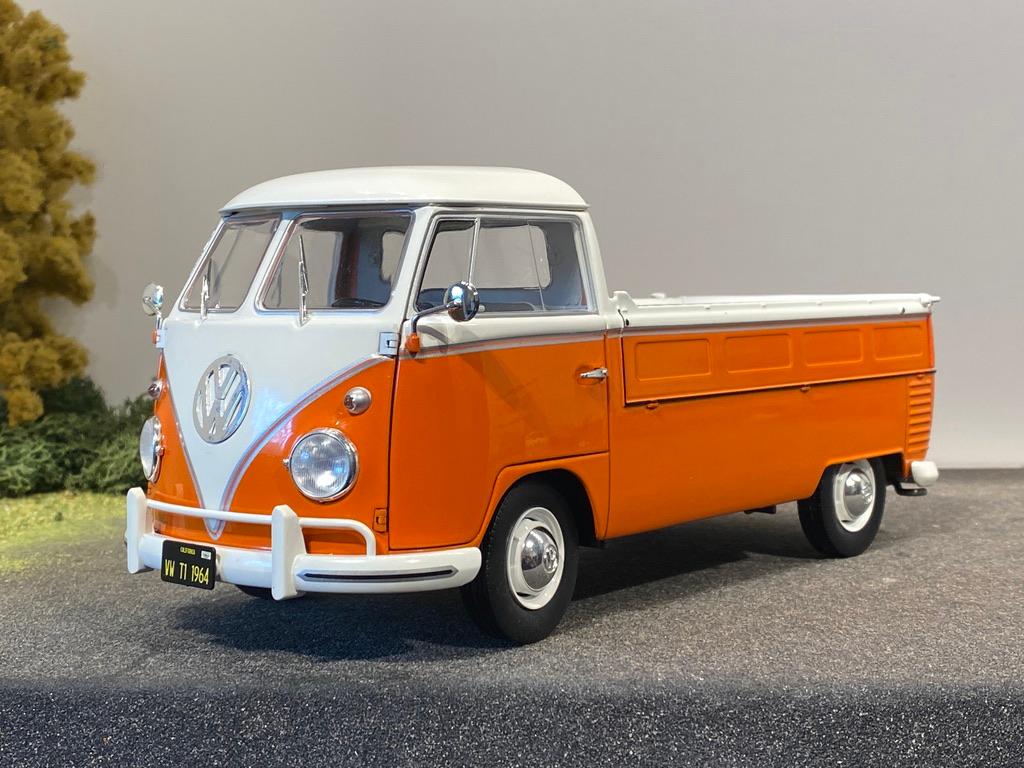 Skala 1/18: Mycket fin Volkswagen T1 Pick-up fr. SOLIDO