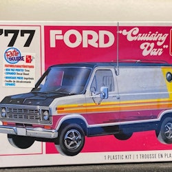 Skala 1/25, Ford Cruising Van 77' från AMT