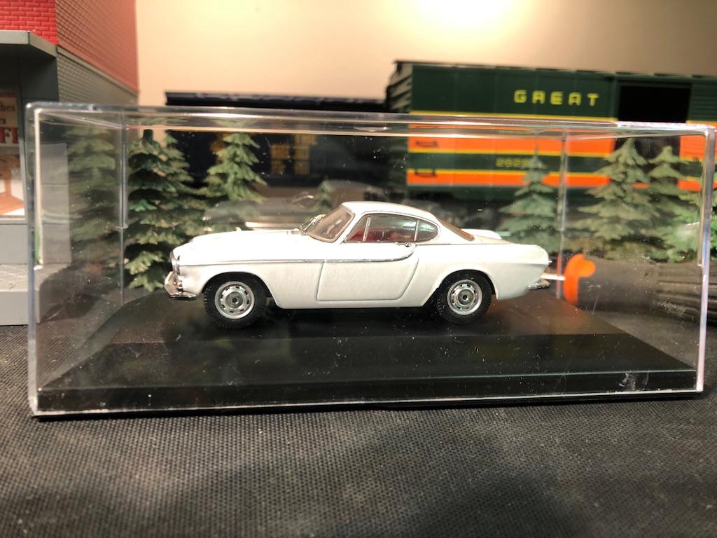 Display Case for model cars in the Scale 1/43 w black base fr Triple9