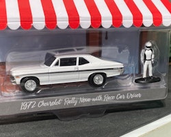 Skala 1/64 Chevrolet Rally Nova 72' m racingförare "The hobby shop ser.9" fr Greenlight