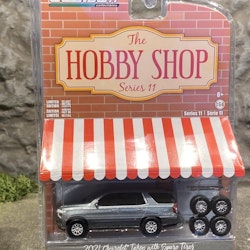 Skala 1/64 Chevrolet Tahoe 21' m 4x hjul "The hobby shop ser.11" fr Greenlight