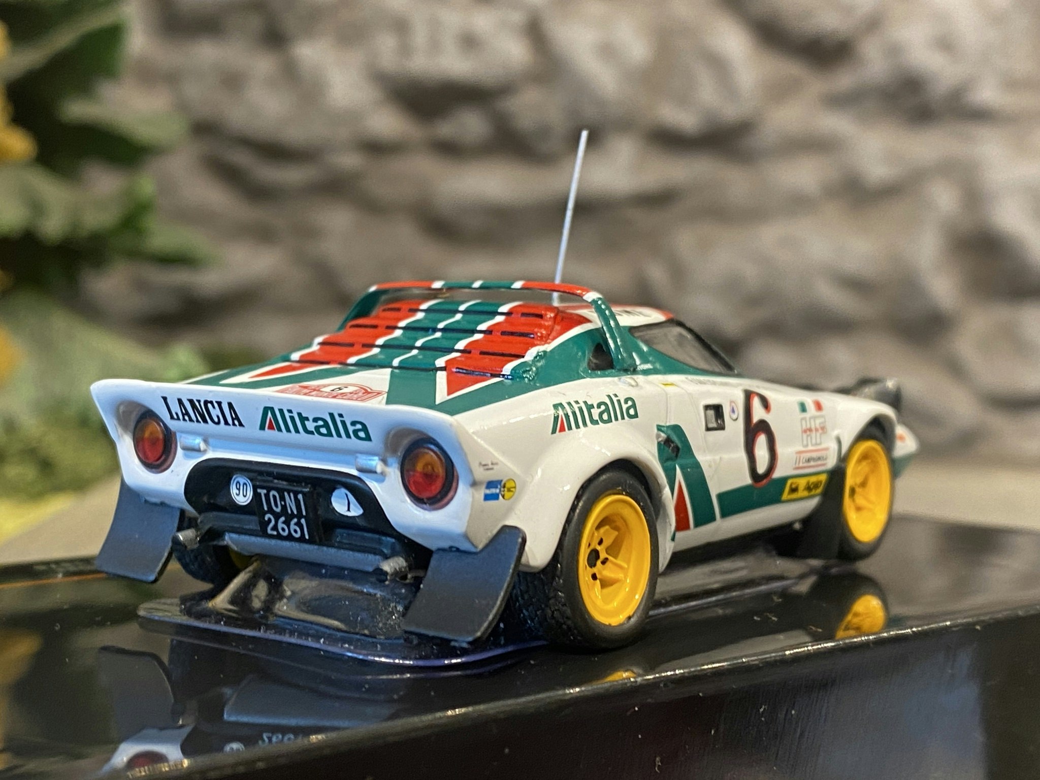 Skala 1/43 - 1976 Lancia Stratos #6 BWaldegard/H.Thorszelius  fr IXO-models