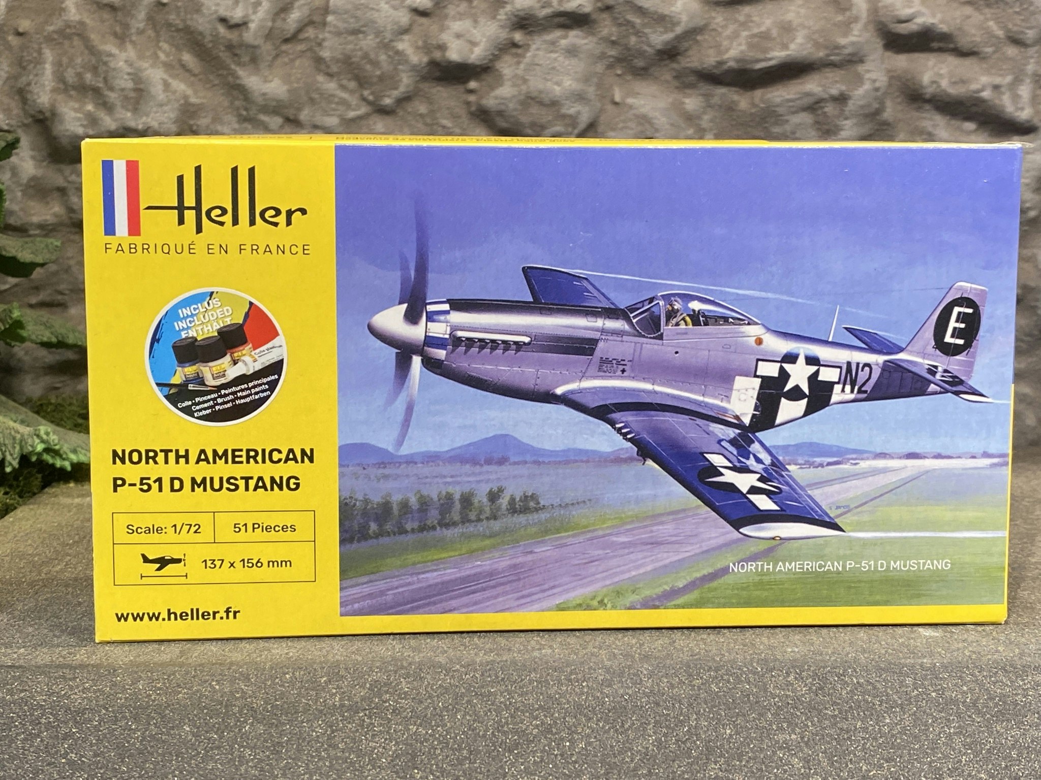Skala 1/72 P-51 Mustang m Pensel, lim & färg, Svenska dekaler från Heller