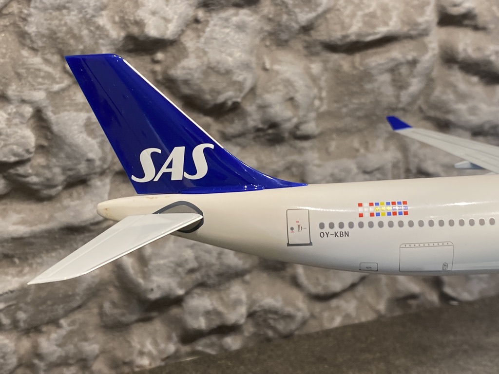 Skala 1/200 Airbus A330-300 tillverkad för SAS
