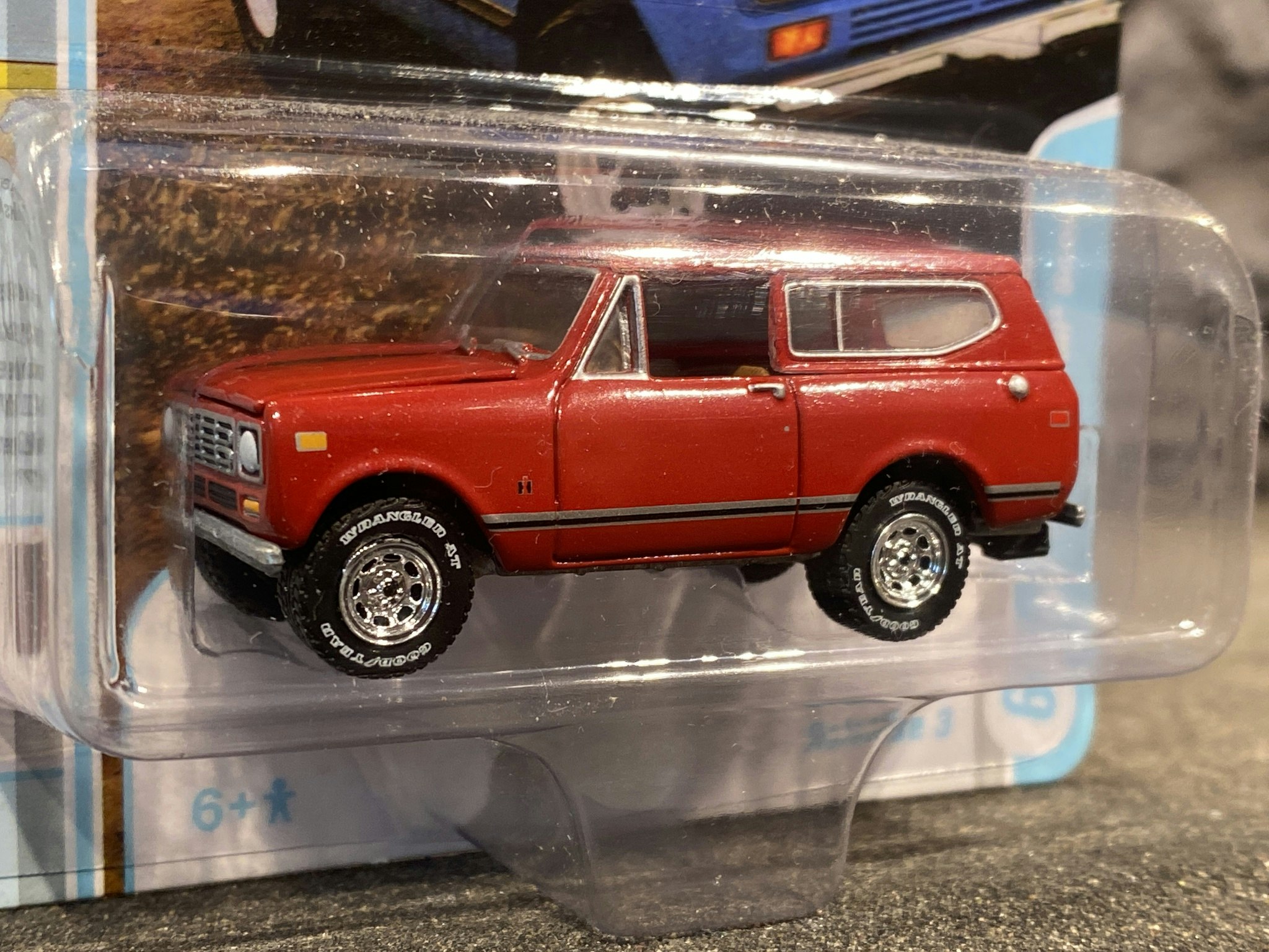 Skala 1/64 International Scout II 1979' Mröd fr Johnny Lightning