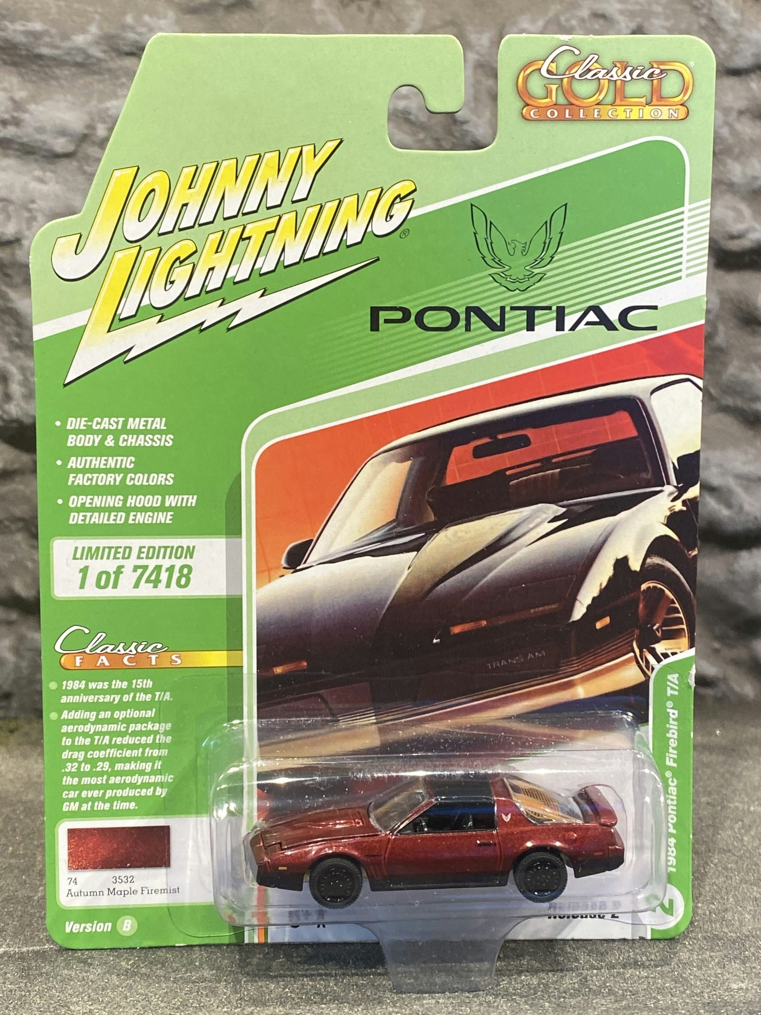 Skala 1/64 - Pontiac Firebird T/A 1984' från Johnny Lightning