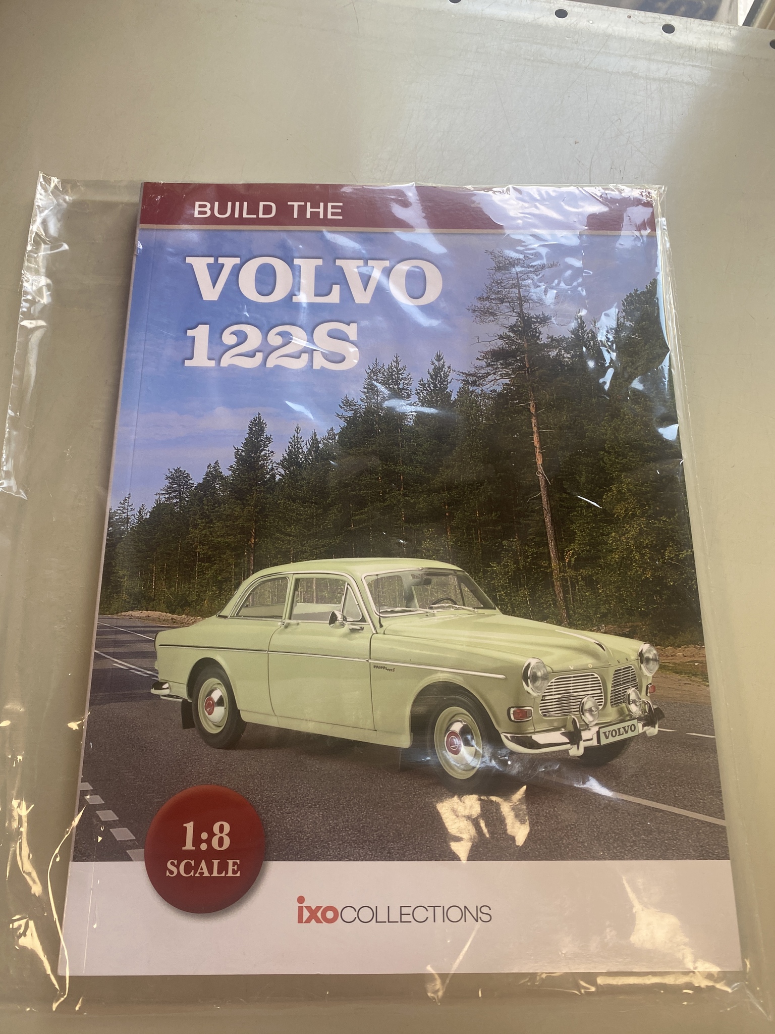 Skala 1/8 Volvo 122S Amazon i metall, m belysning, m.m. från Ixo Collections