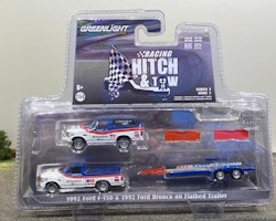 Skala 1/64 Ford F-150 92' + Bronco 92' + släp GreenLight Hitch & Tow