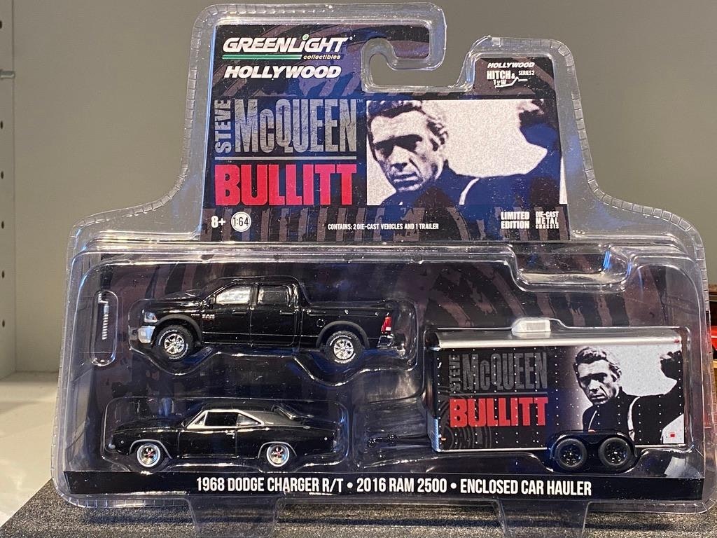 Skala 1/64 BULLIT -Ram 2500 16' & Dodge Charger R/T 68 fr GreenLight Hitch & Tow