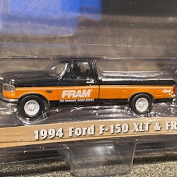 Skala 1/64 Ford F-150 XLT 94' & "FRAM"-Trailer fr GreenLight