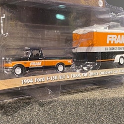 Skala 1/64 Ford F-150 XLT 94' & "FRAM"-Trailer fr GreenLight