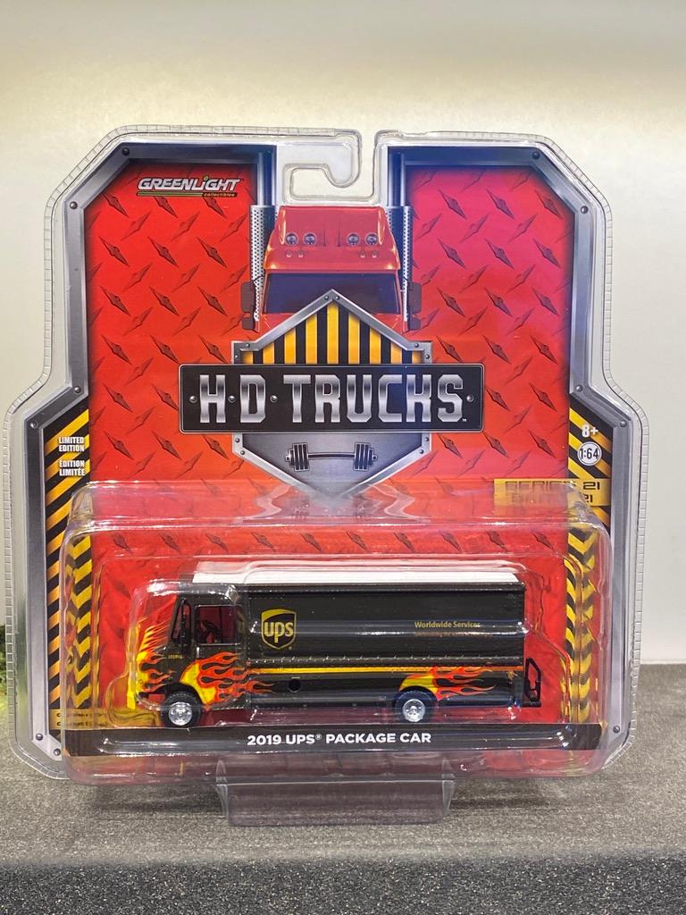 Skala 1/64 2019 UPS Package Car m flammor "H.D. Trucks" fr Greenlight
