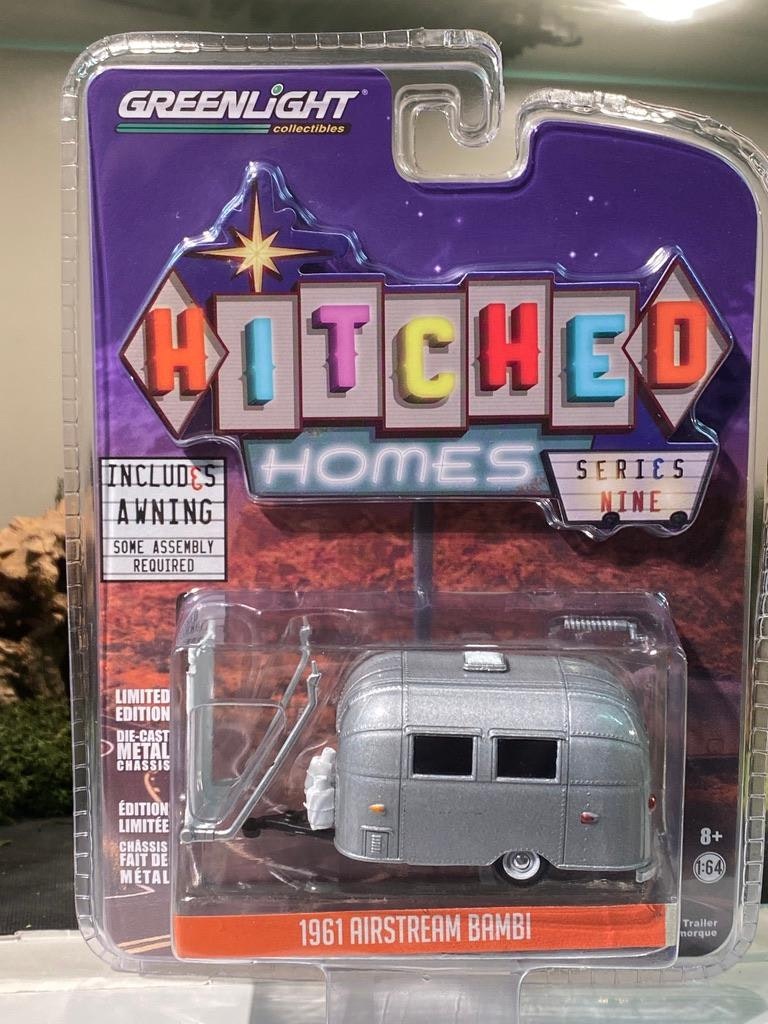 Skala 1/64 Husvagn Airstream Bambi 61' m Markis "Hitched Homes ser9" fr GreenLight