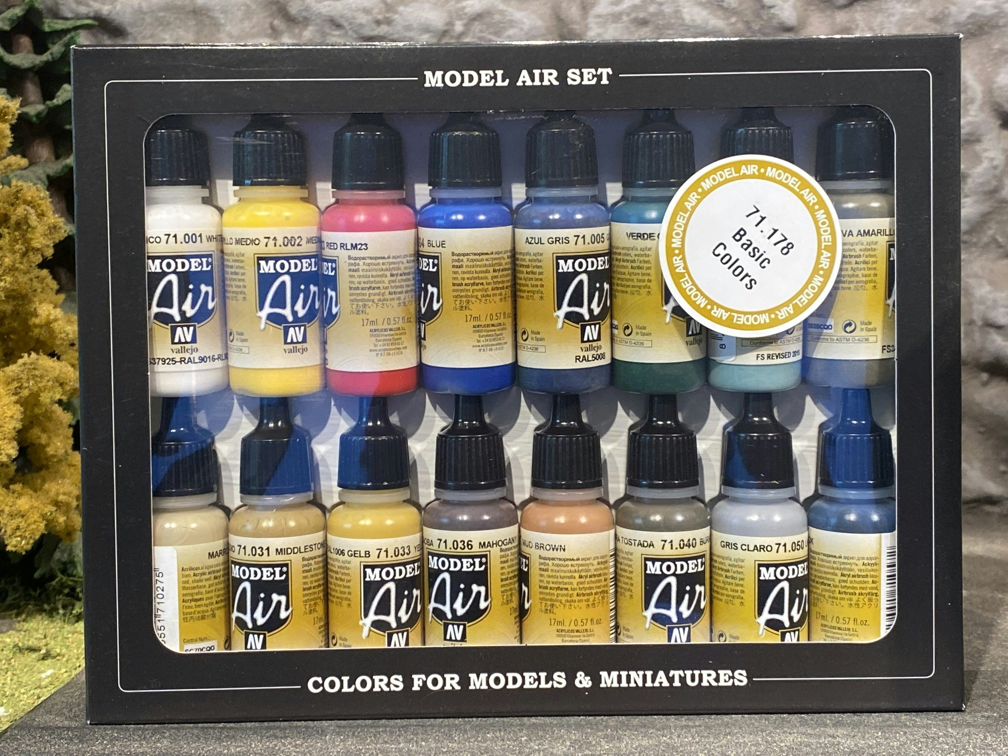 Vallejo Model Air Set, Färg: Basic Color Pack 16 flaskor á 17ml Art.nr 71178