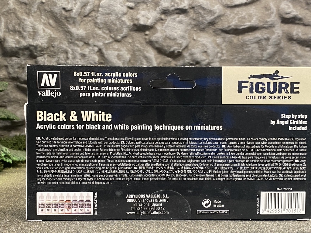 Vallejo Model Air Set, Färg: Black & White Set 8 flaskor á 17ml, 70151