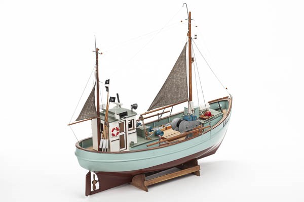 Skala 1/30 Byggmodell av Havmågen - 683, Series 600 Fiskebåt - från Billing Boats