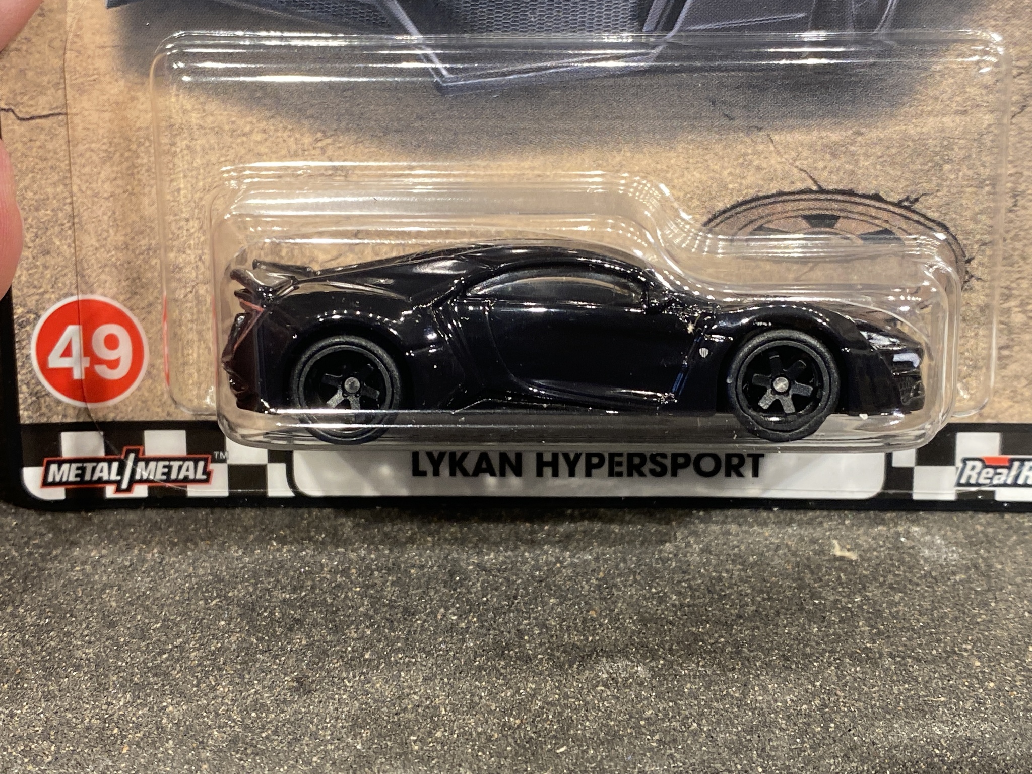 Skala 1/64 HOT WHEELS Premium - Boulevard - Lykan Hypersport