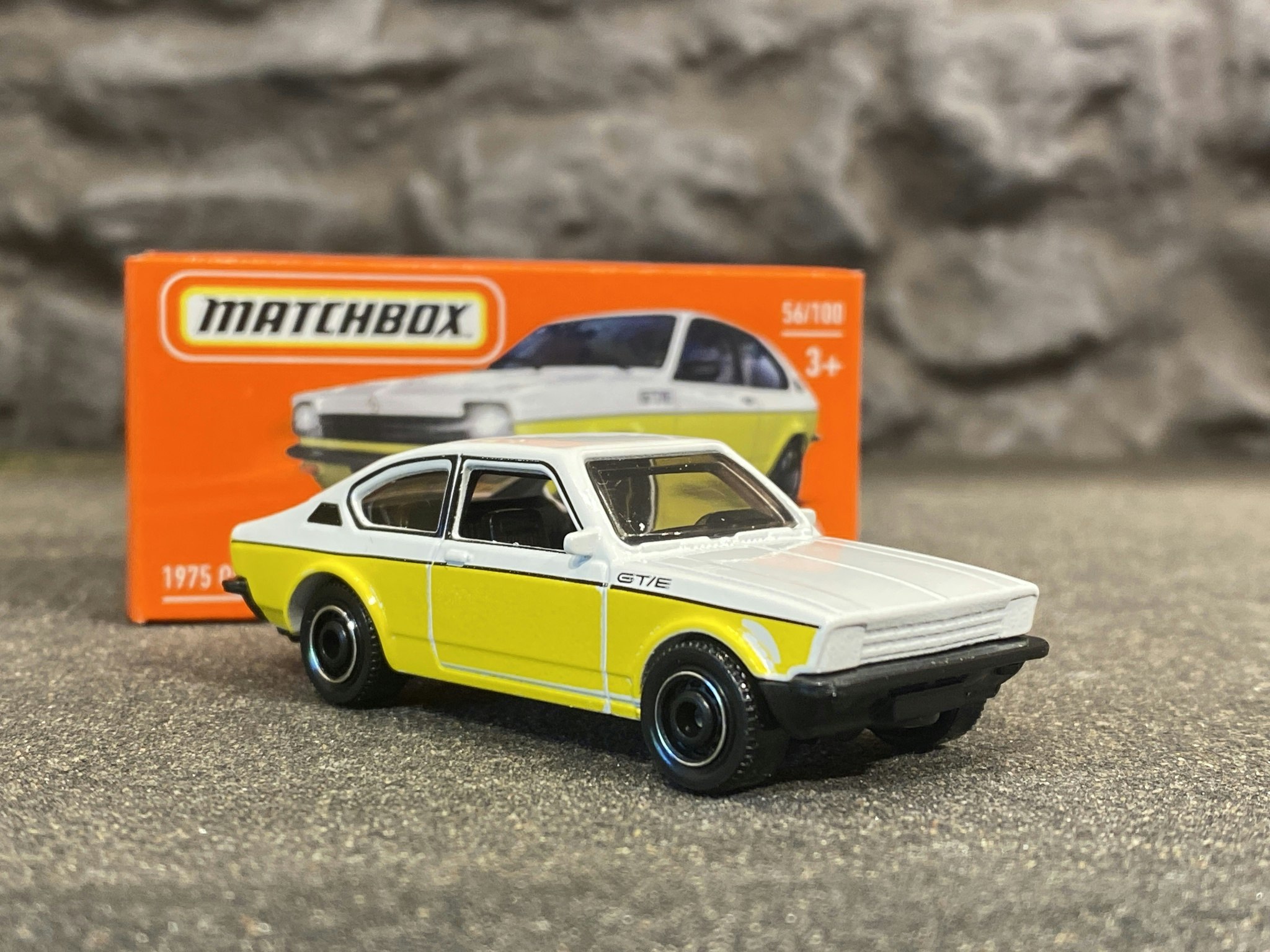 Skala 1/64 Matchbox -  Opel Kadett GT/E 75'
