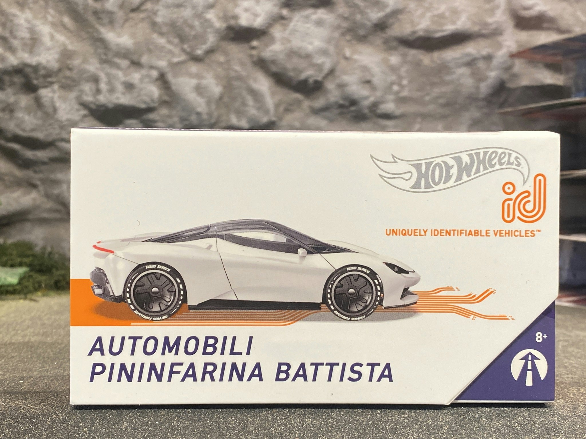 Skala 1/64 Hot Wheels ID: Automobili Pininfarina Battista - YAKOL