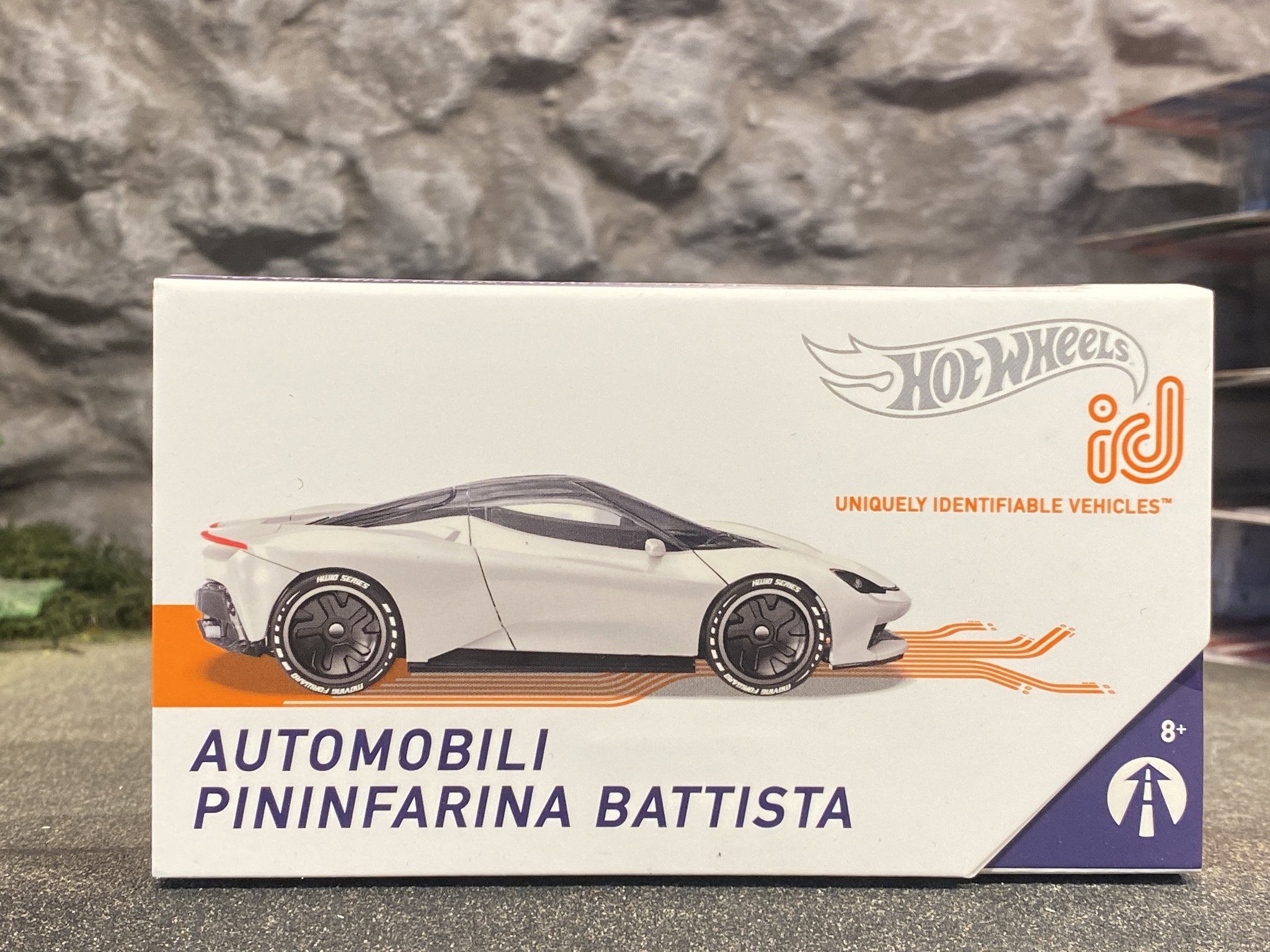 Skala 1/64 Hot Wheels ID: Automobili Pininfarina Battista